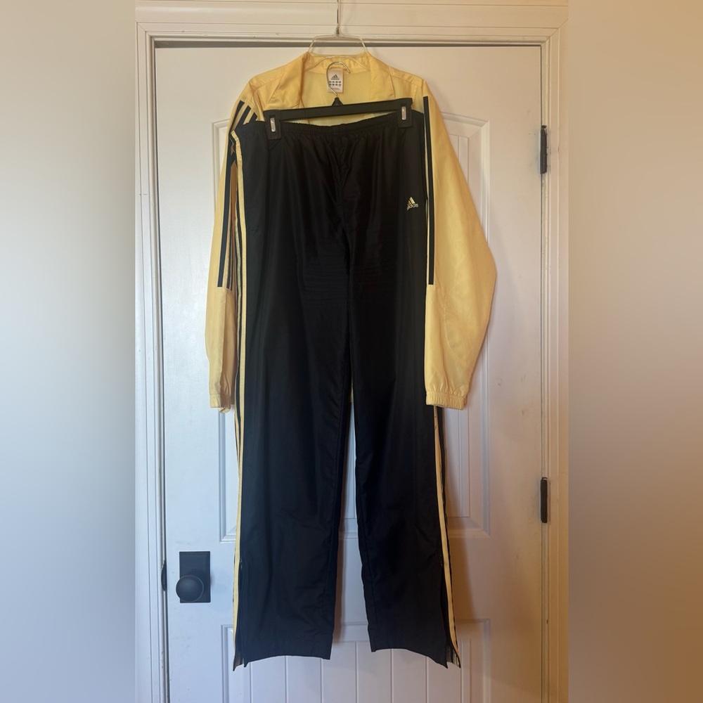 Women’s Adidas XL windsuit - Picture 2 of 13